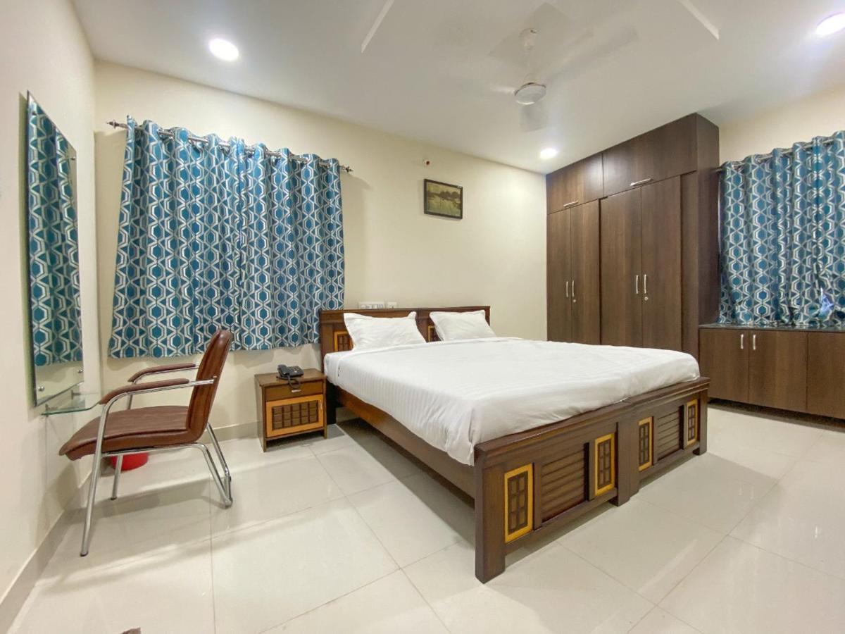 Voila At Nest Hotel Hyderabad Exterior foto