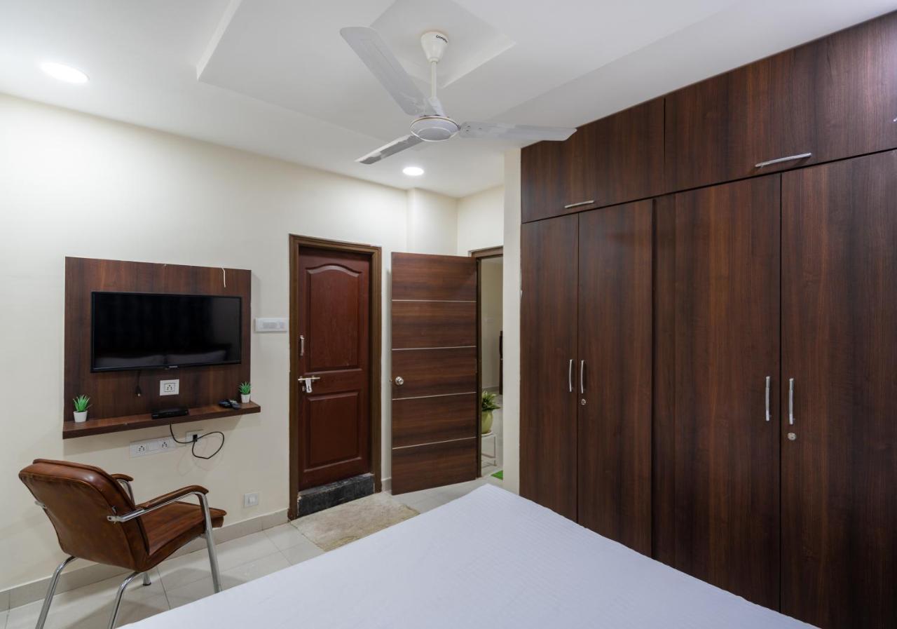 Voila At Nest Hotel Hyderabad Exterior foto